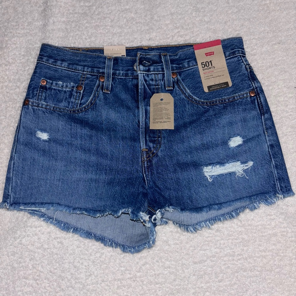 BNWT levi 501 shorts